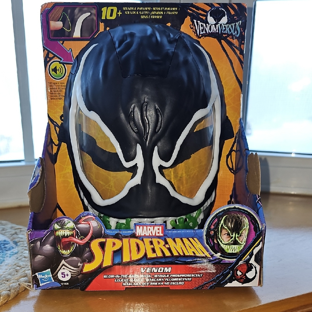 Marvel Spider-Man Venom Mask with Black and Yellow